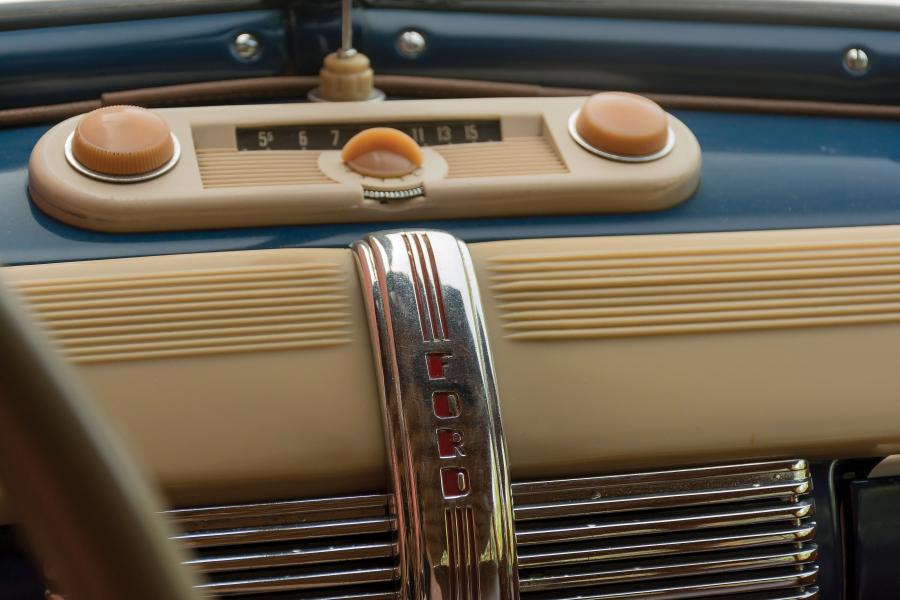 Детали интерьера Ford V8 Super Deluxe Station Wagon (11A-79B) 1941 года  (фото 4 из 29)